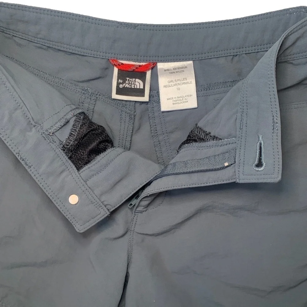 The North Face TNF Girls Quick Dry Hiking Shorts, Gray size 10